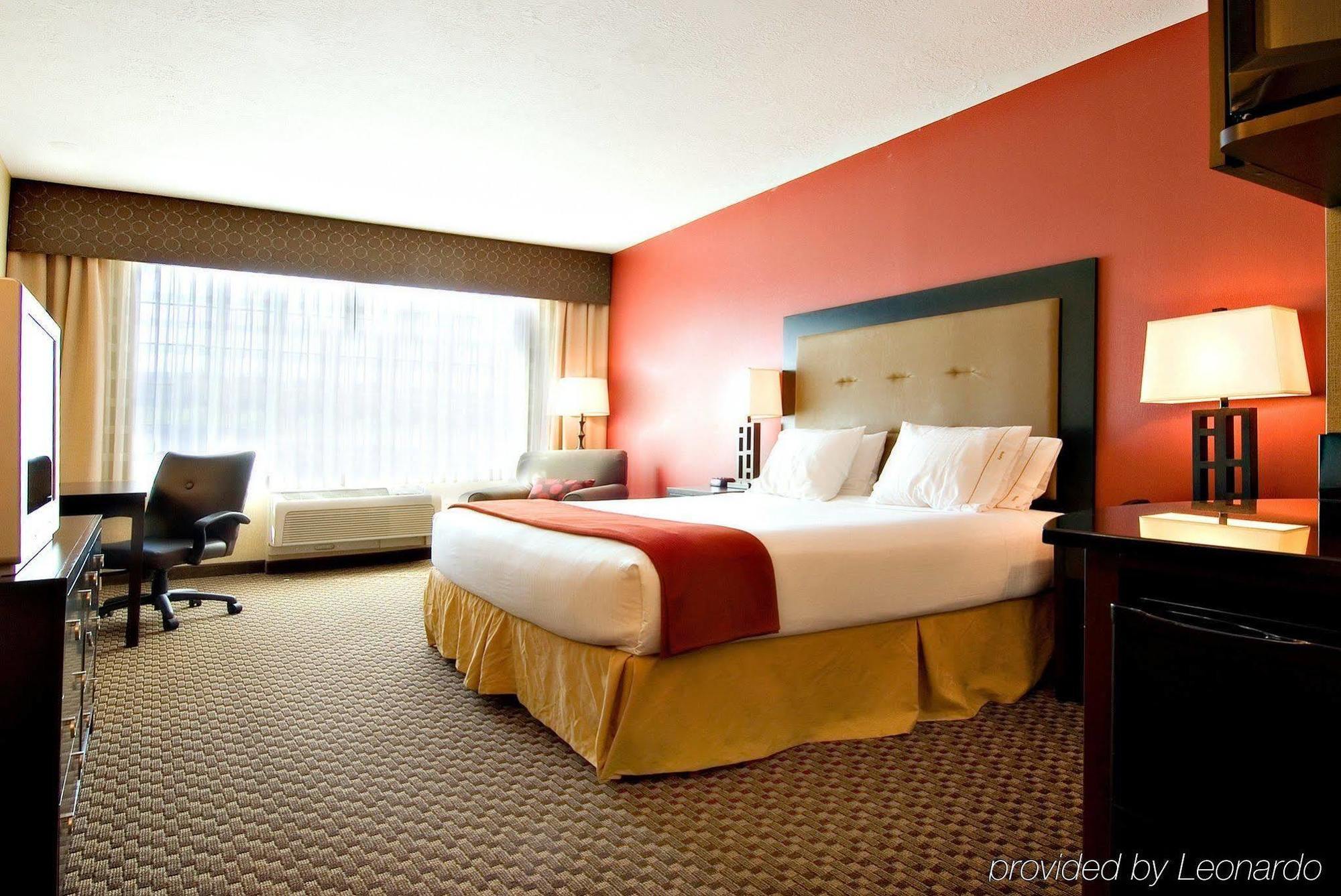 Holiday Inn Express Hotel & Suites Eugene Downtown - University, An Ihg Hotel Room photo